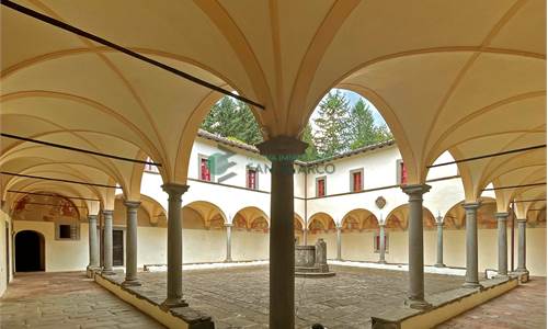  Affascinante Convento Carmelitano in Toscana