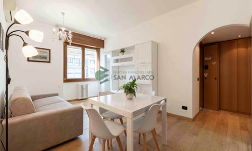 Bilocale con anima: stile, luce e comfort a pochi minuti dalla metropolitana.